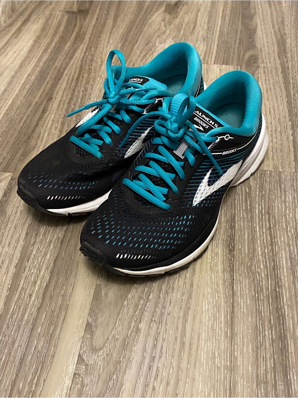 Brooks Women's Black and Teal Running Sneakers